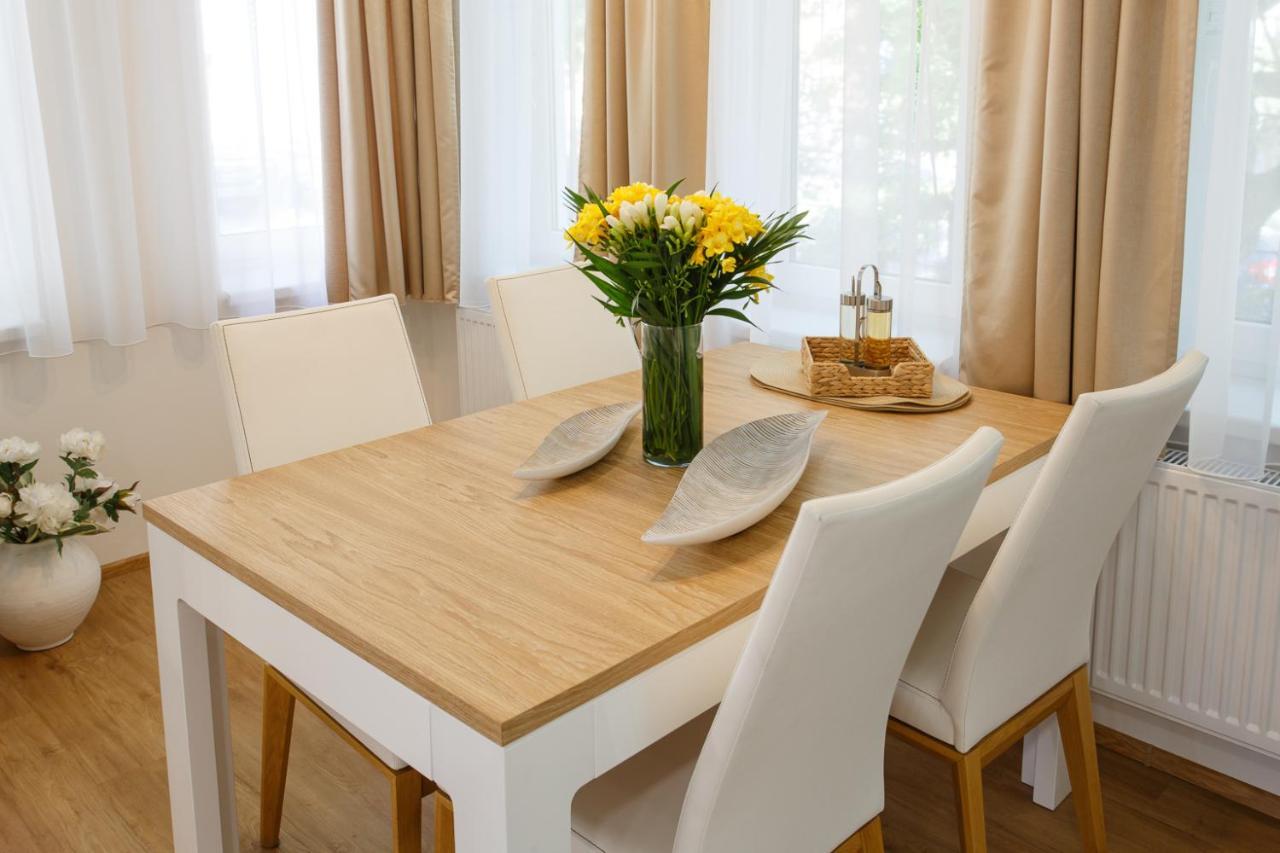 Apartments Villa Whitehouse Острава Экстерьер фото