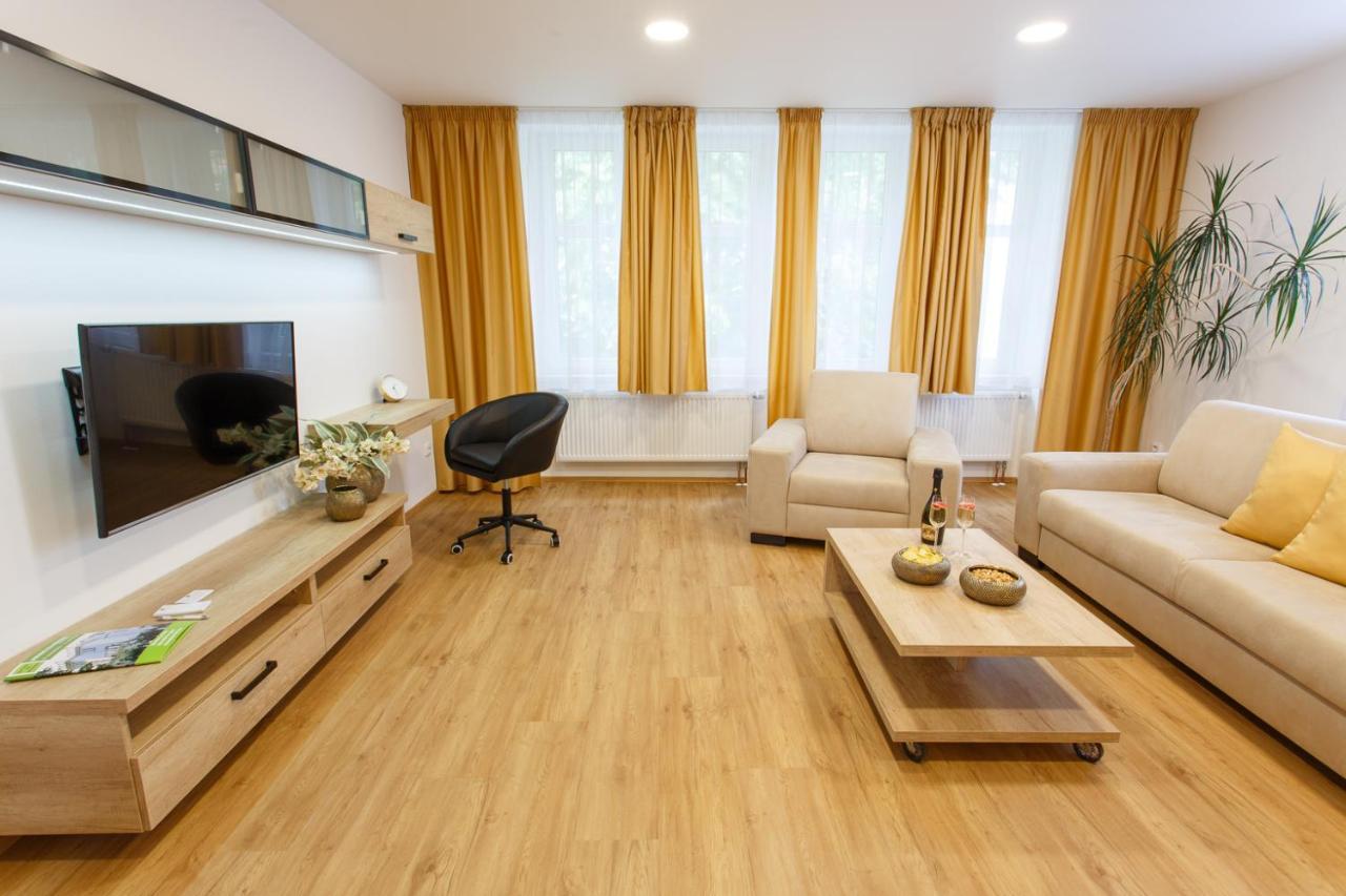 Apartments Villa Whitehouse Острава Экстерьер фото