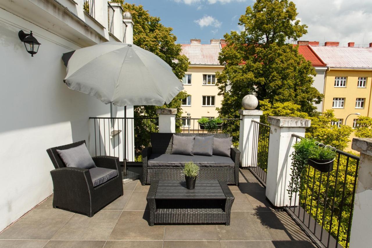 Apartments Villa Whitehouse Острава Экстерьер фото