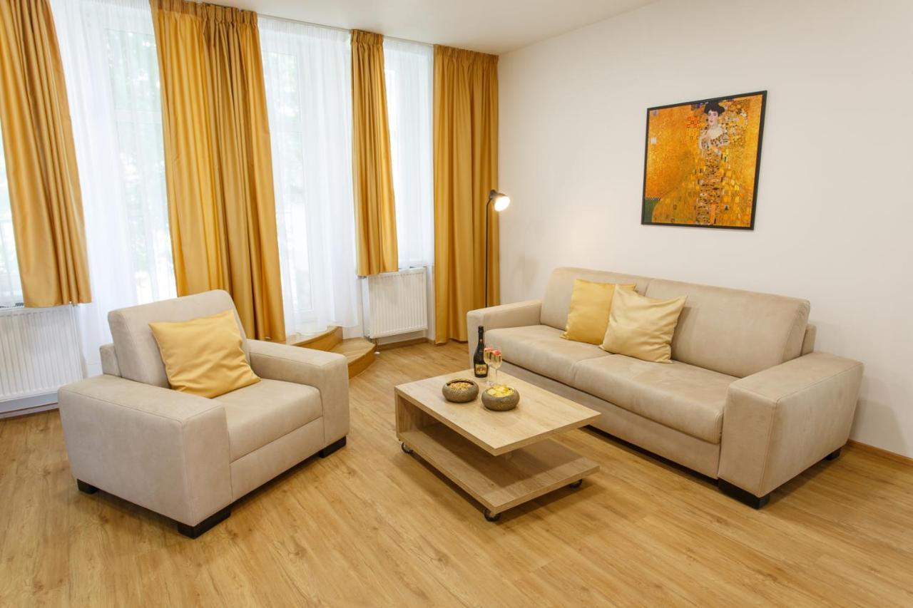 Apartments Villa Whitehouse Острава Экстерьер фото